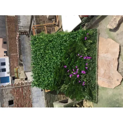 Greenwall-Artificial-1